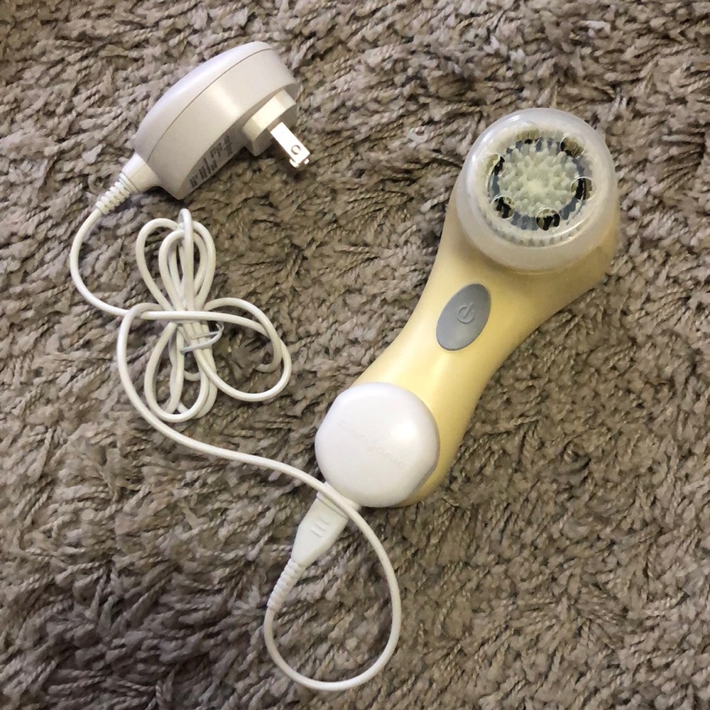 Clarsonic Mia - still works well!